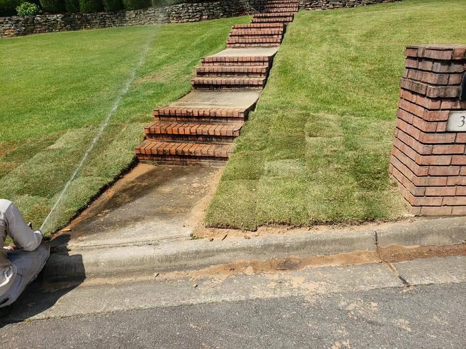 Victors Lawn and landscaping Image